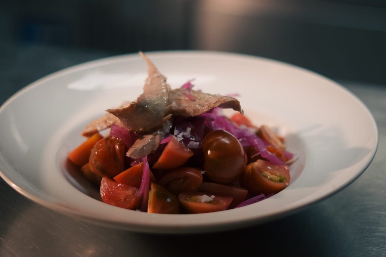 Tomate con ventresca de atún
